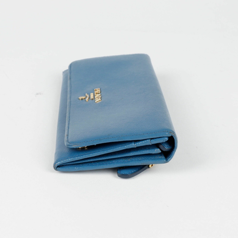 PRADA 金屬標誌長皮夾 1M1132-3