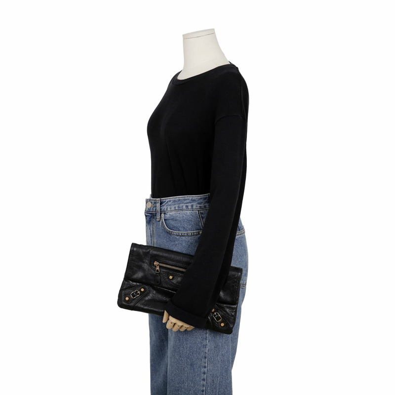 BALENCIAGA 巨型信封手包-9