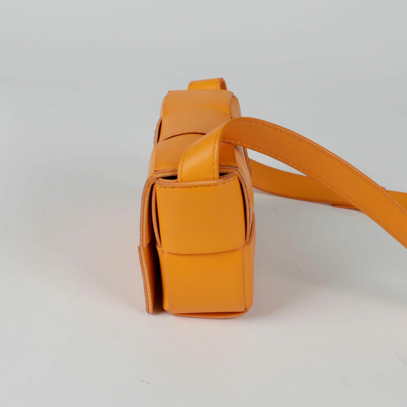 BOTTEGA VENETA Candy Cassette 迷你肩斜背包-1