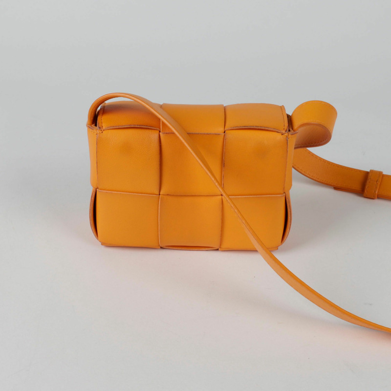 BOTTEGA VENETA Candy Cassette 迷你肩斜背包-2