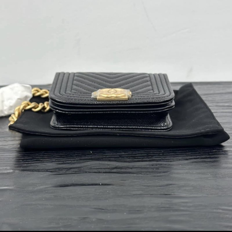 CHANEL 黑金V紋boy mini肩背斜背包 10*8*3 全新閒置配件:盒子塵袋保卡-3