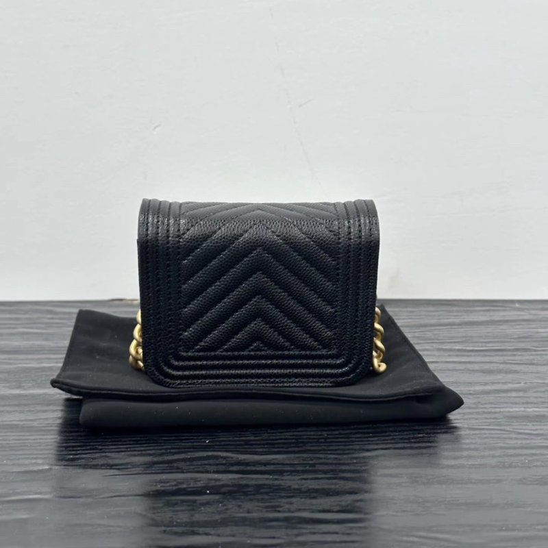 CHANEL 黑金V紋boy mini肩背斜背包 10*8*3 全新閒置配件:盒子塵袋保卡-5