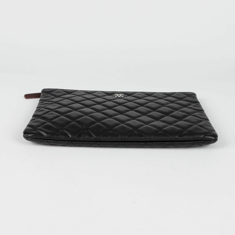 CHANEL 經典魚子醬新款中型手拿包 A82545-5