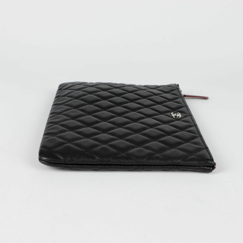 CHANEL 經典魚子醬新款中型手拿包 A82545-6