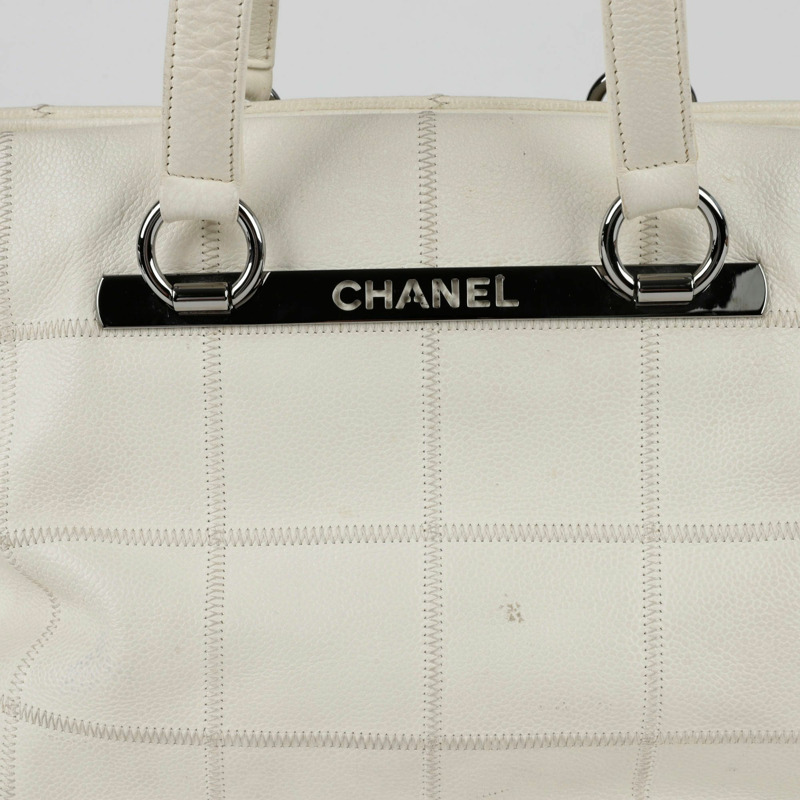 CHANEL Caviar Skin Choco Bar Stitch 保齡球手提包-1