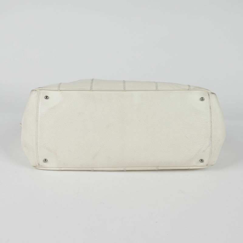 CHANEL Caviar Skin Choco Bar Stitch 保齡球手提包-8