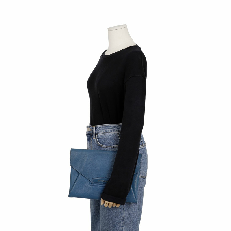 GIVENCHY Antigona 中型信封手拿包-15