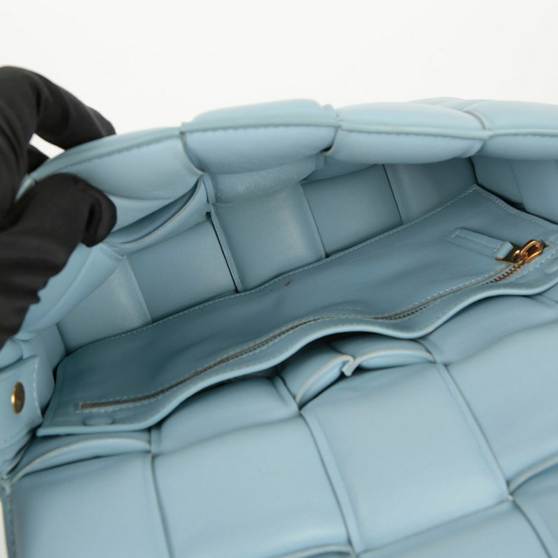 BOTTEGA VENETA 帶襯墊的卡式斜挎單肩包-9
