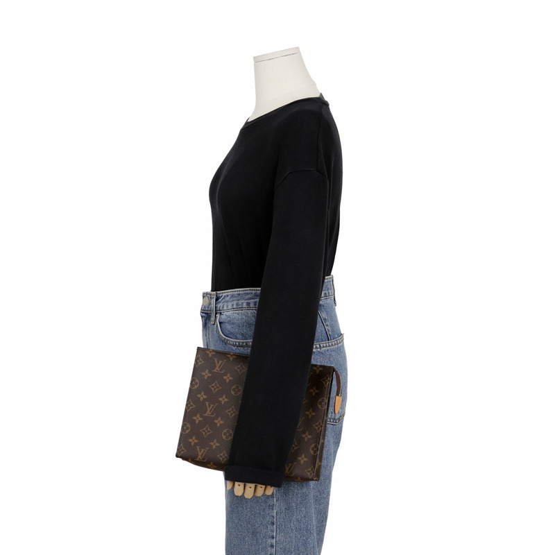 LOUIS VUITTON Pochette Toilettte 26 包-8