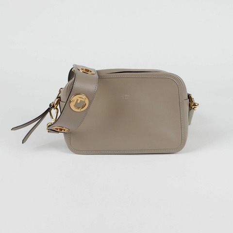 FENDI 相機肩斜背包