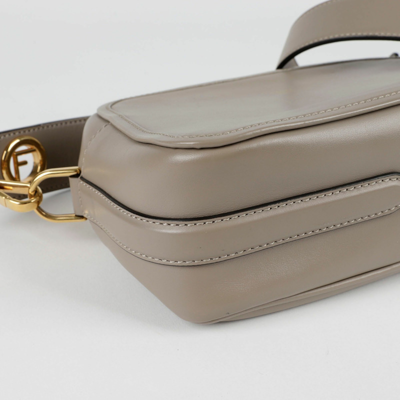 FENDI 相機肩斜背包-6