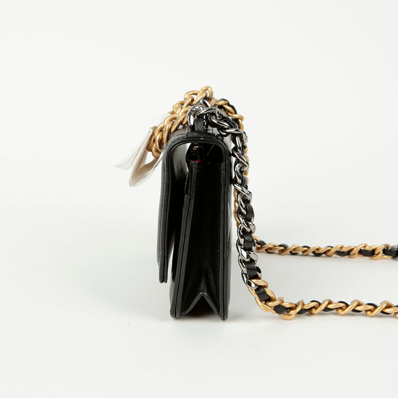 CHANEL 19 WOC 斜背包-5