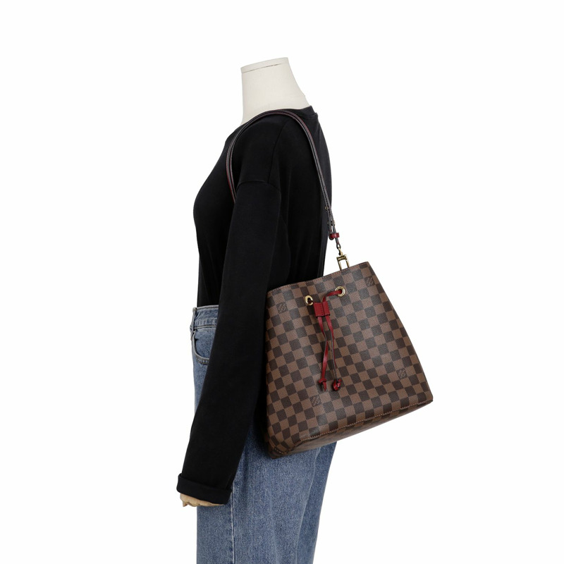 LOUIS VUITTON NeoNoe 肩斜背包-11