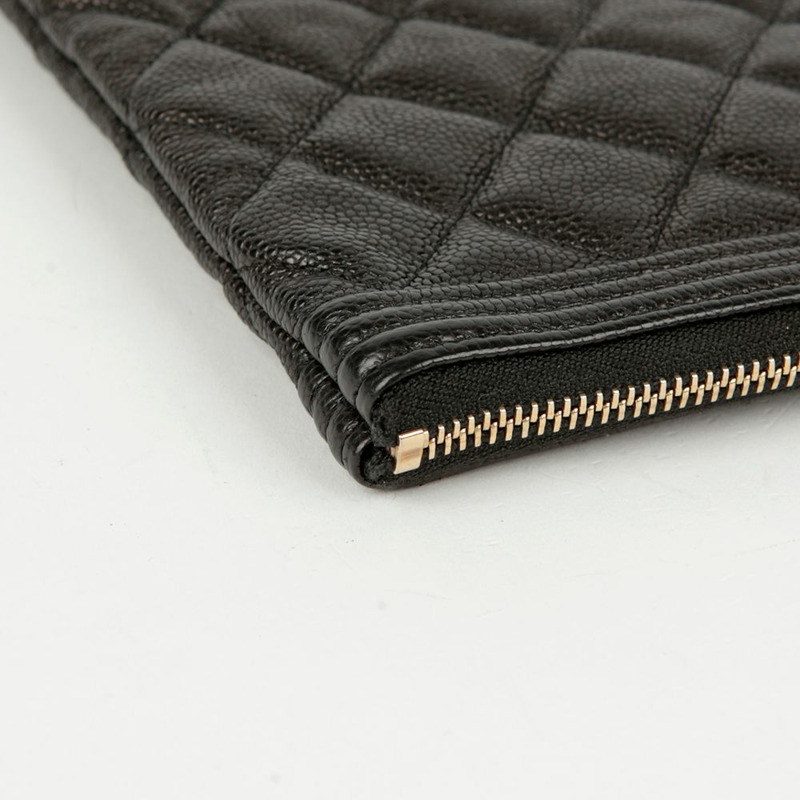 CHANEL Caviar Skin Boy 新款中型手包 A84406-7