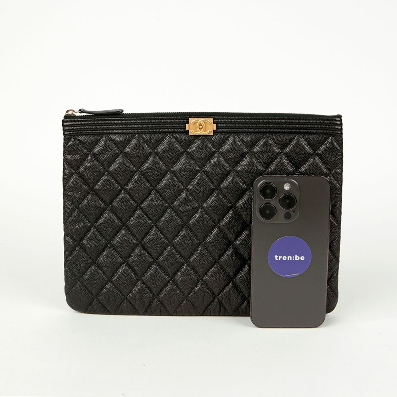 【包稅】CHANEL A84406 魚子醬皮 Boy 全新中型手拿包-8