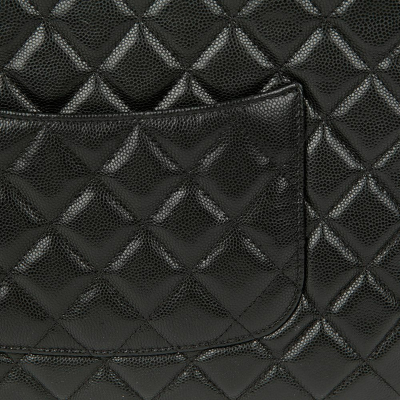 CHANEL Caviar Skin 經典新款中型手拿包 A82545-4