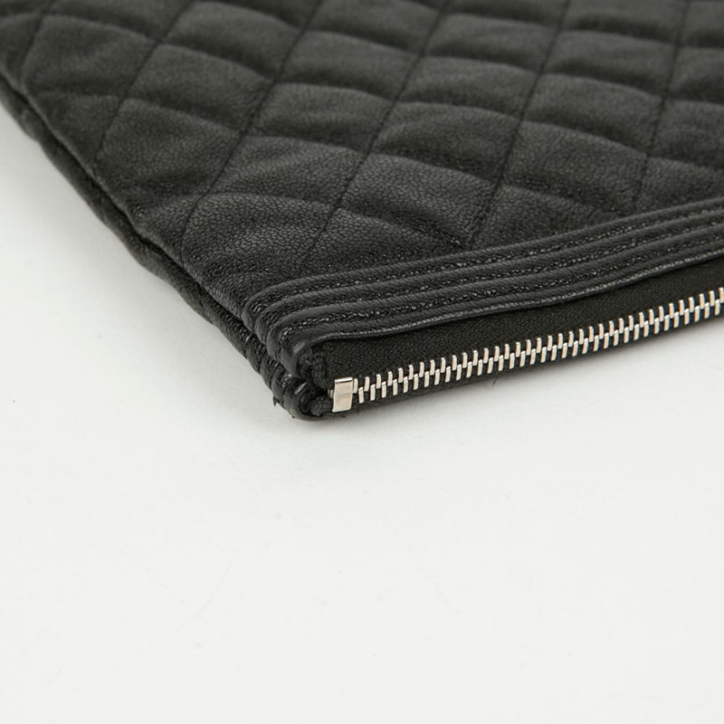 CHANEL Caviar Skin Boy 新款中型手包-9