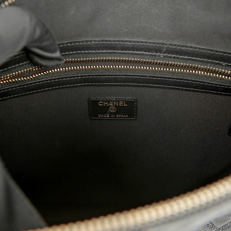 CHANEL Boy Caviar 大號手包 A84407-10