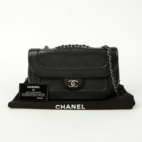 CHANEL Caviar Skin CC Logo 翻蓋單肩包