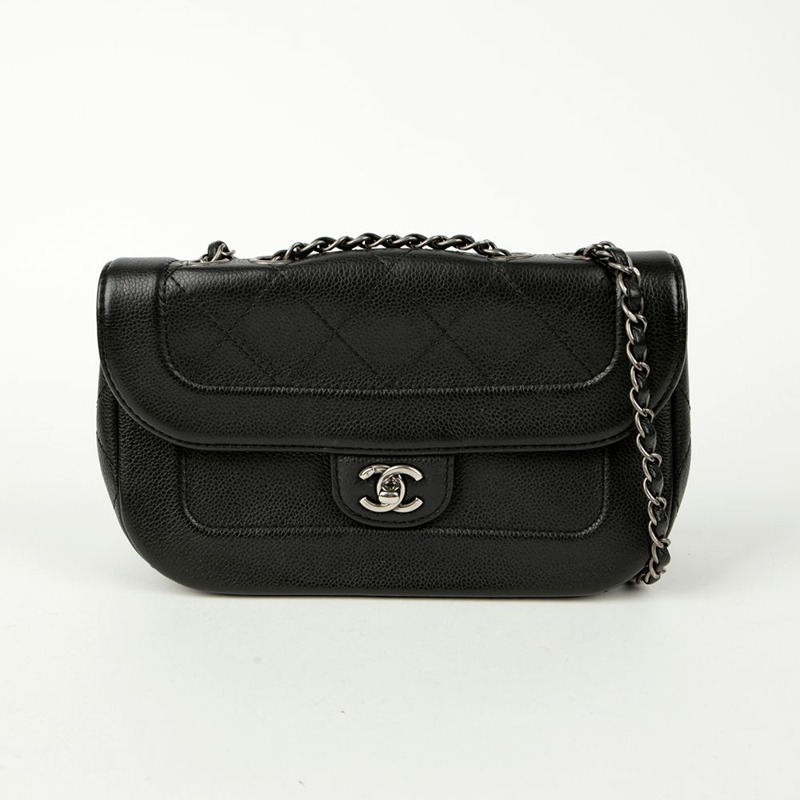CHANEL Caviar Skin CC Logo 翻蓋單肩包-1