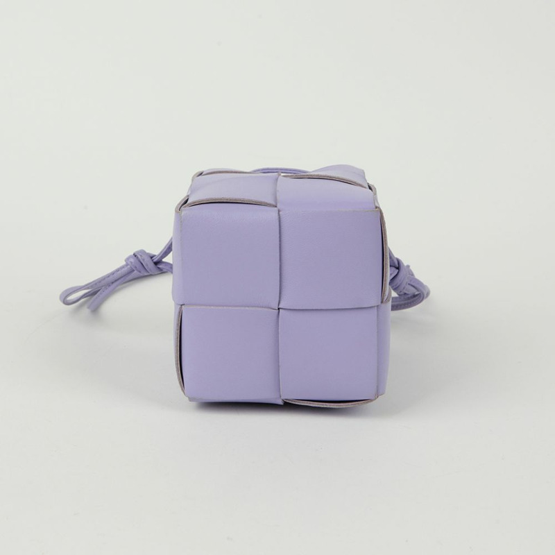 BOTTEGA VENETA Cassette 迷你肩斜背包-5