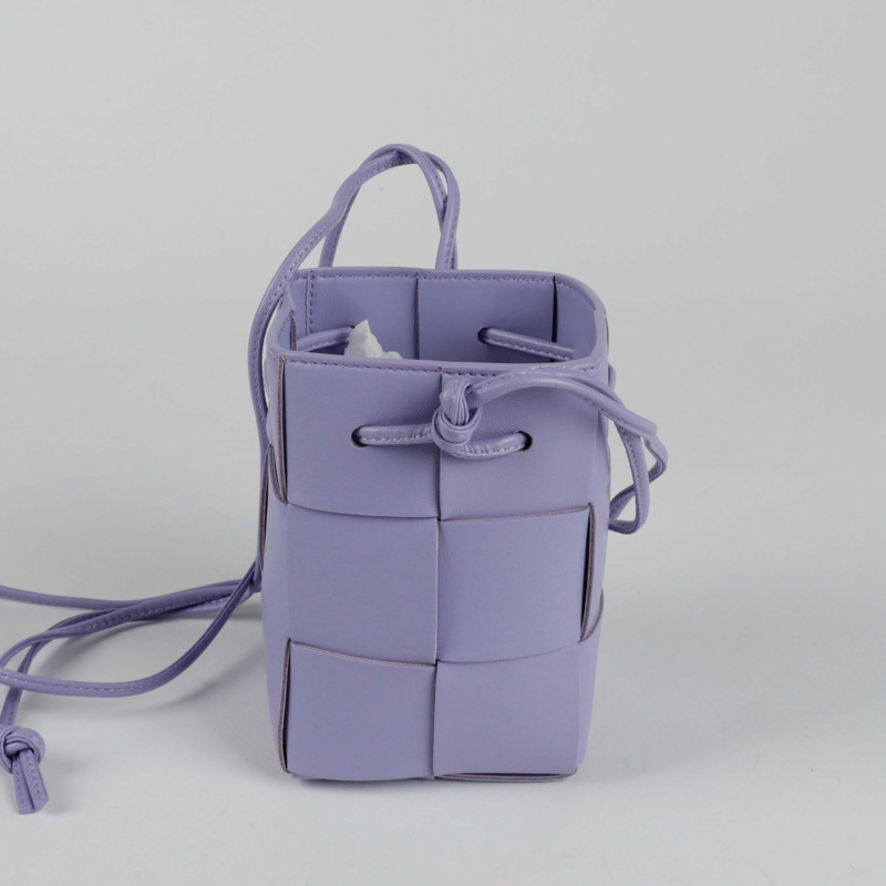 BOTTEGA VENETA 680217 Cassette 迷你肩斜背包-3