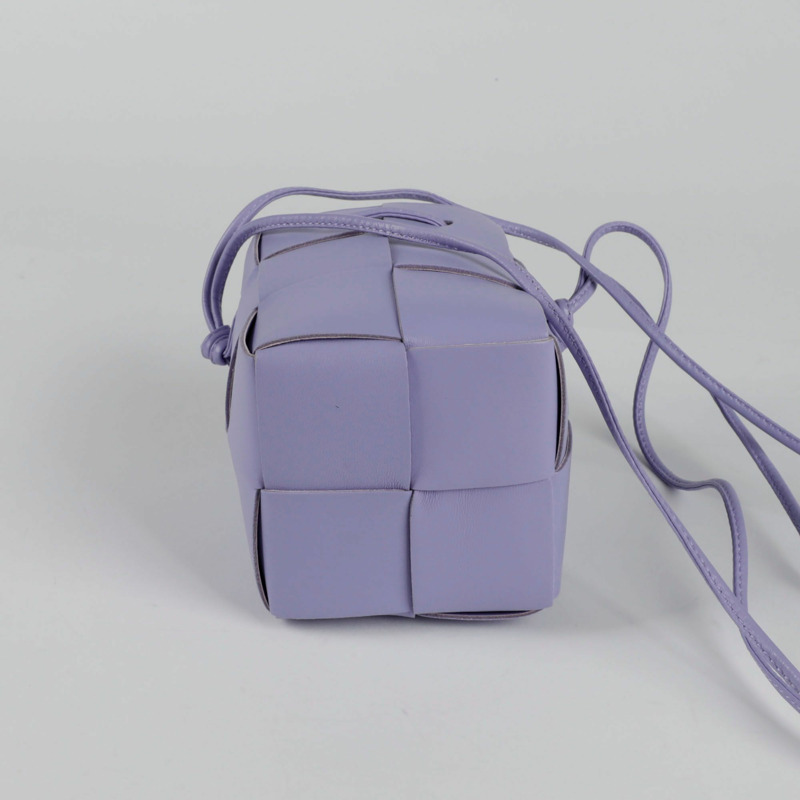 BOTTEGA VENETA 680217 Cassette 迷你肩斜背包-4
