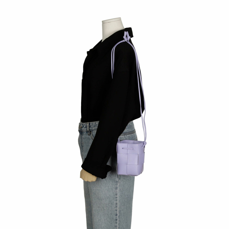 BOTTEGA VENETA 680217 Cassette 迷你肩斜背包-7