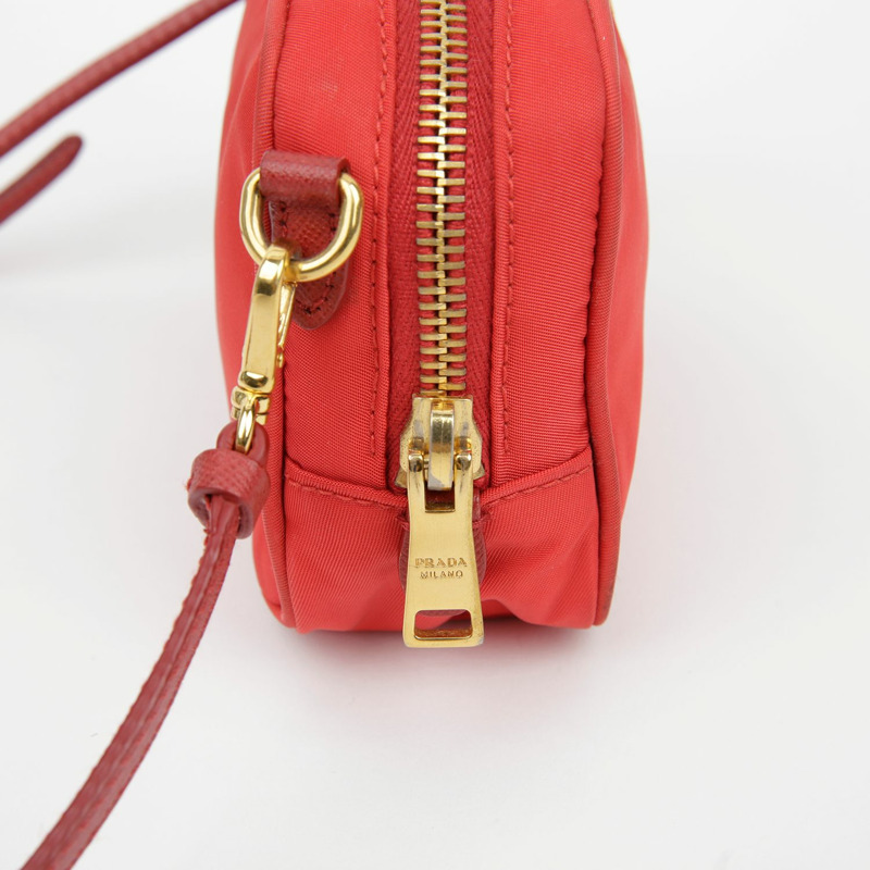 PRADA 尼龍迷你肩斜背包-4