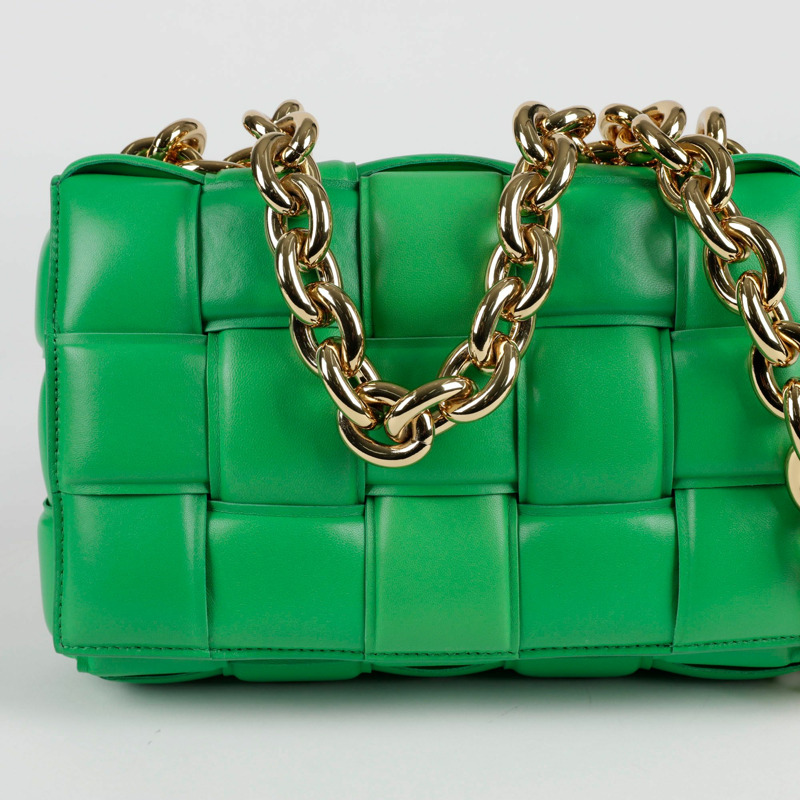 BOTTEGA VENETA 鏈條卡式肩斜背包-1