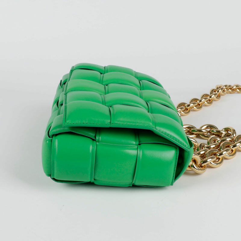 BOTTEGA VENETA 鏈條卡式肩斜背包-5