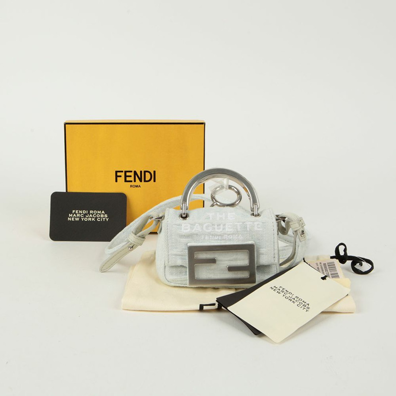 FENDI 奈米法棍串飾斜背包-0