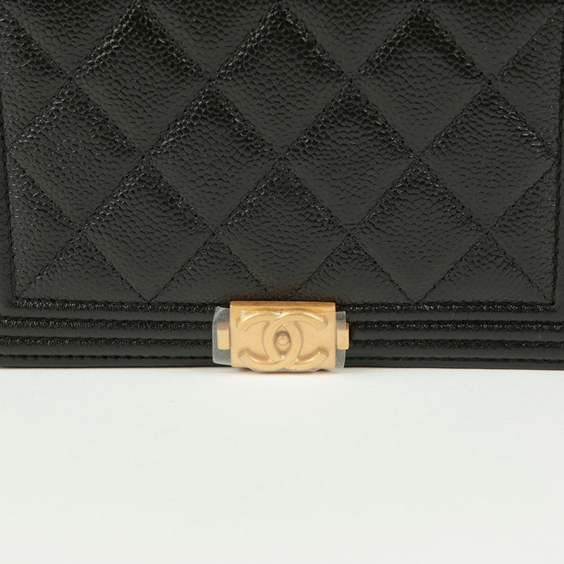 CHANEL Caviar Skin Boy 迷你 WOC 斜背包-2