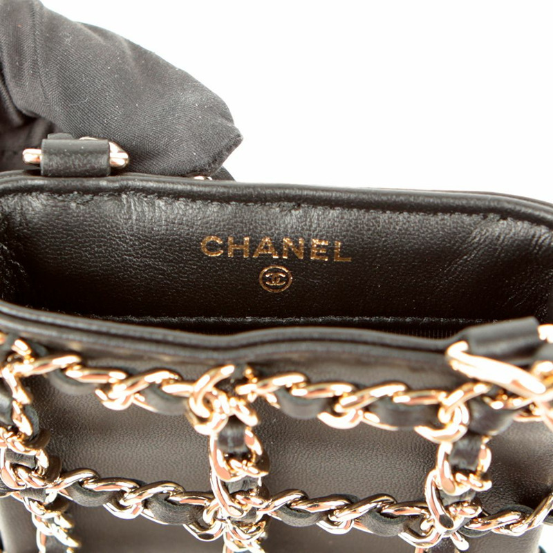 CHANEL 網狀鏈條手機夾斜背包-7