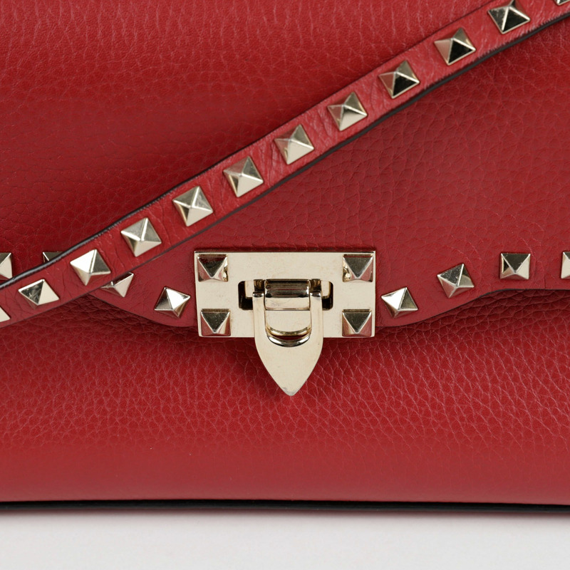 VALENTINO Rockstud 翻蓋斜背包-1