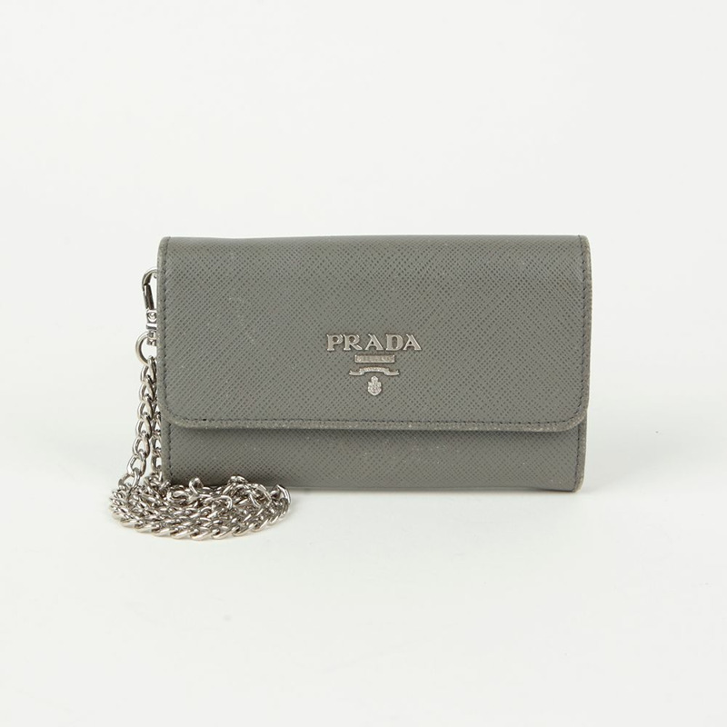 PRADA 金屬標誌鏈條卡包-1