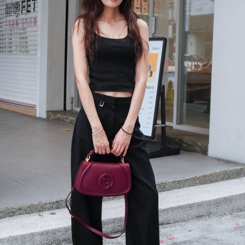 Gucci 展示品 Blondie 光滑皮革手提斜背包(815714-酒紅)-9