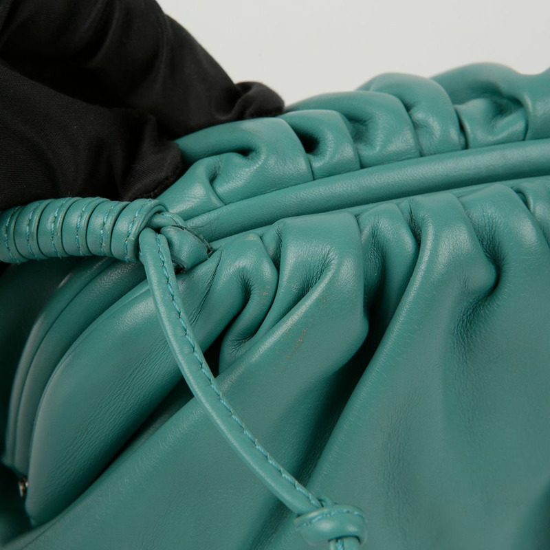 BOTTEGA VENETA 迷你餃子包斜背包-7