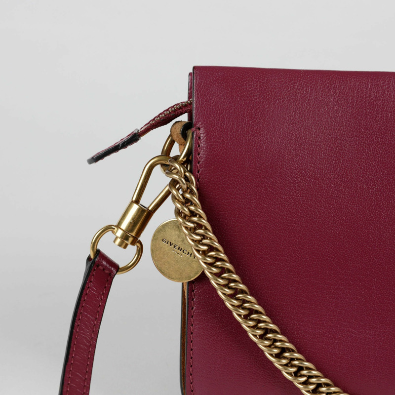 GIVENCHY Cross 3 肩斜背包-4