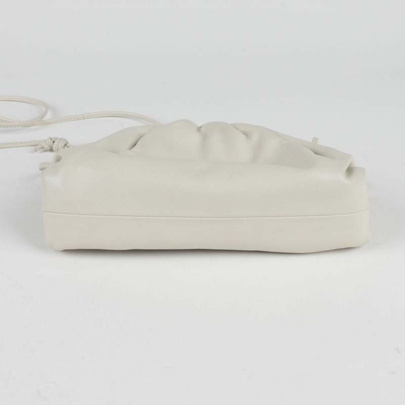 BOTTEGA VENETA 迷你餃子包斜背包-5