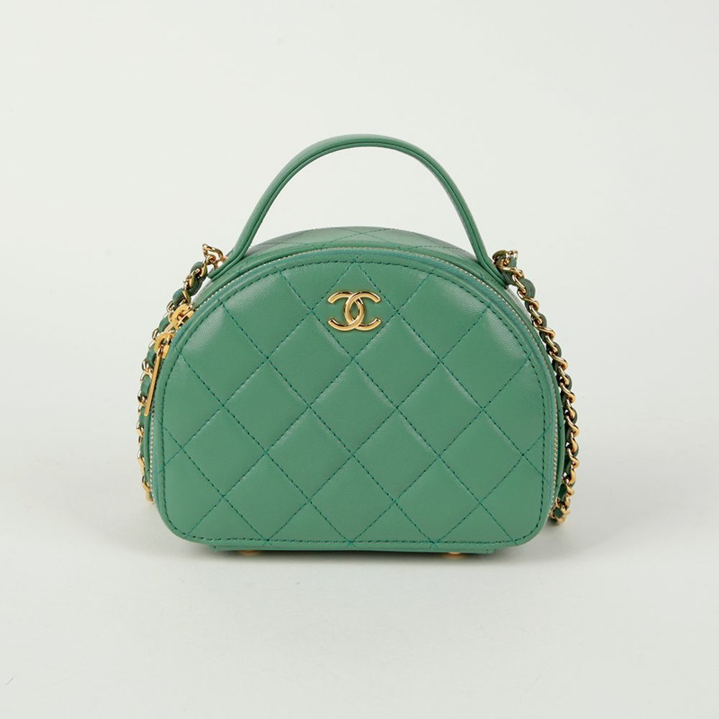 CHANEL 半月形斜背包-1