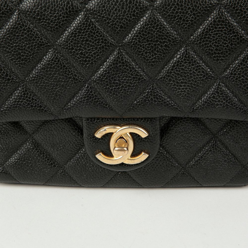 CHANEL Caviar Skin Chain Soul 翻蓋肩斜背包-1