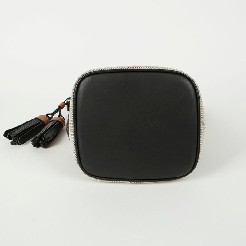 BURBERRY Ashby 小號 Hobo 斜背包-4
