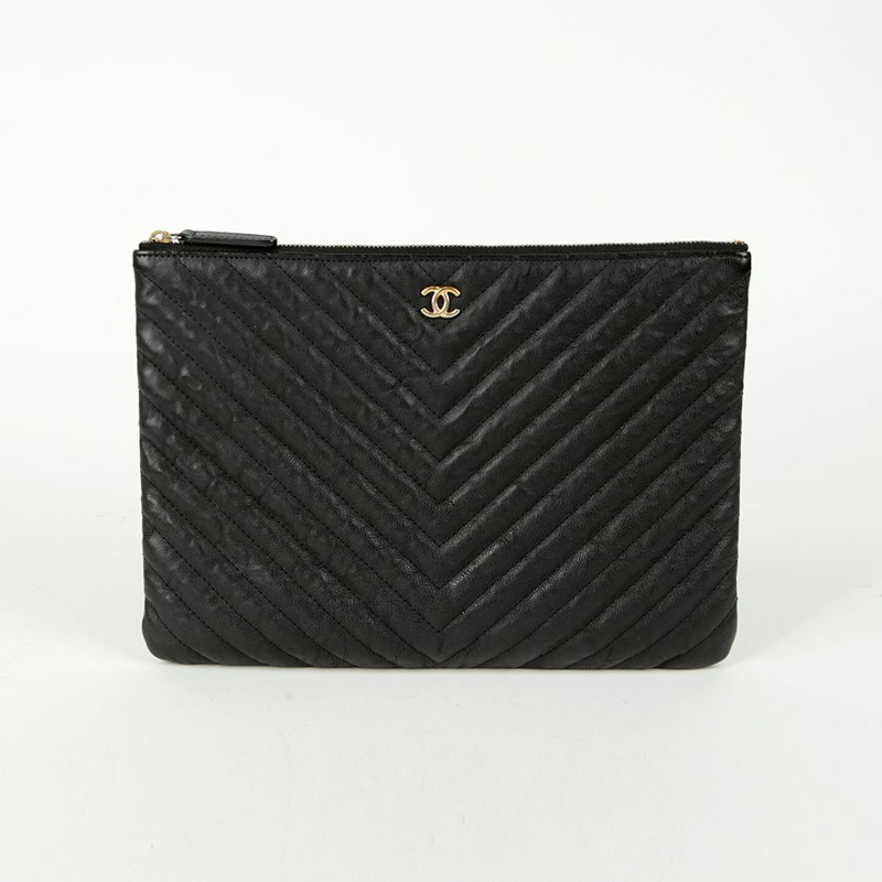 CHANEL Caviar Classic 新款中型手拿包 A82545-1