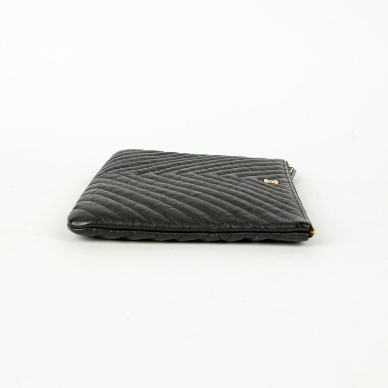 CHANEL Caviar Classic 新款中型手拿包 A82545-4