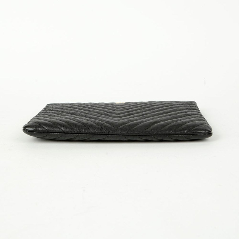 CHANEL Caviar Classic 新款中型手拿包 A82545-5