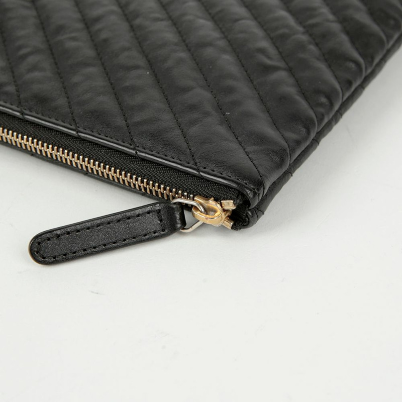 CHANEL Caviar Classic 新款中型手拿包 A82545-6