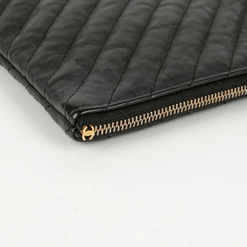 CHANEL Caviar Classic 新款中型手拿包 A82545-7