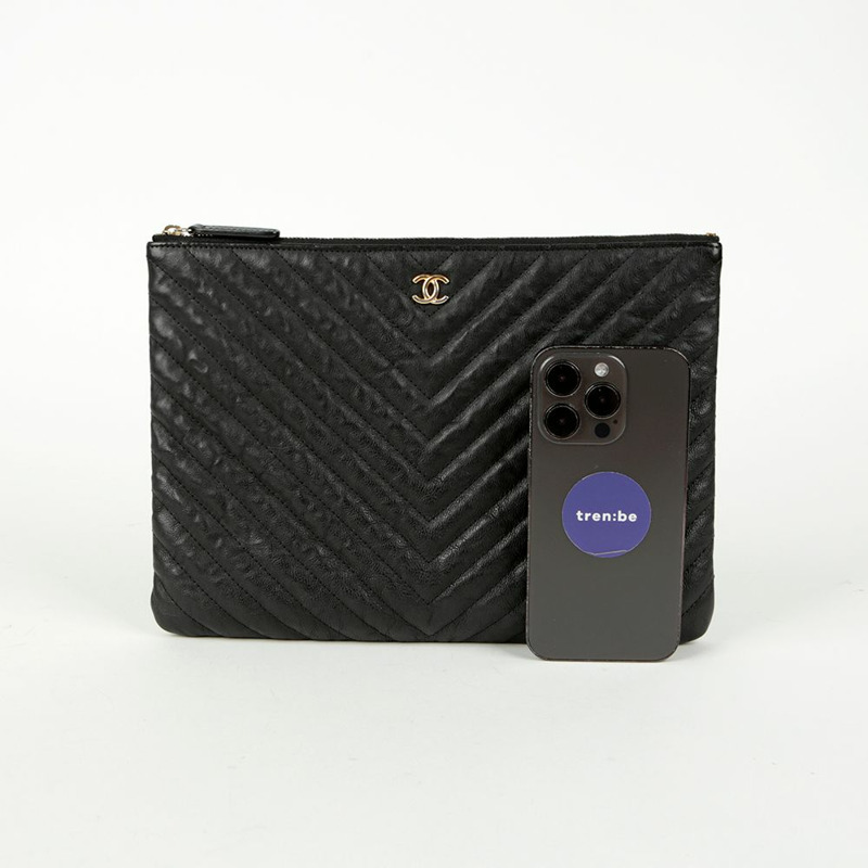 CHANEL Caviar Classic 新款中型手拿包 A82545-8