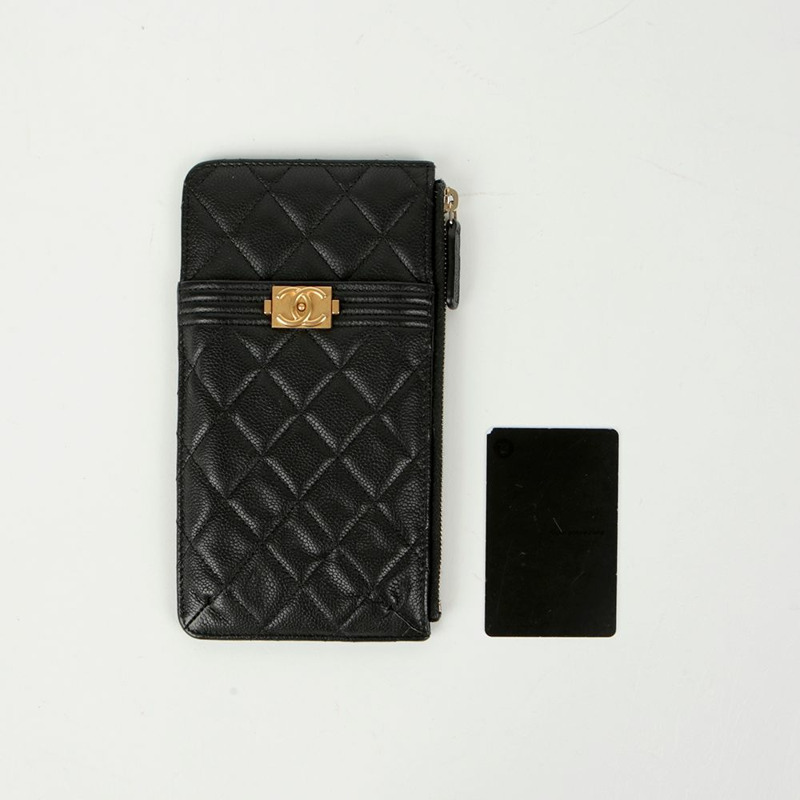 CHANEL Caviar Skin Boy 手機夾卡包-9